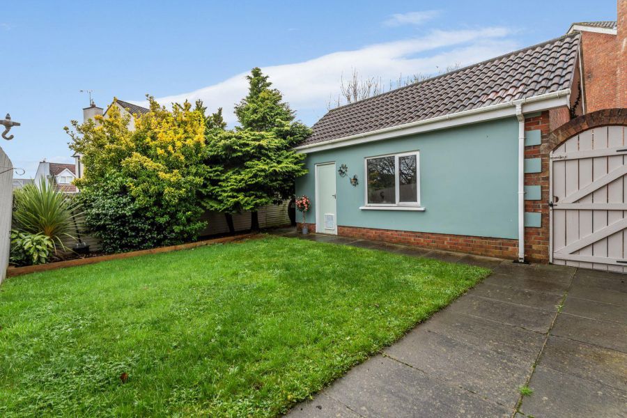 18 Lord Wardens Green