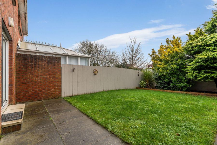 18 Lord Wardens Green