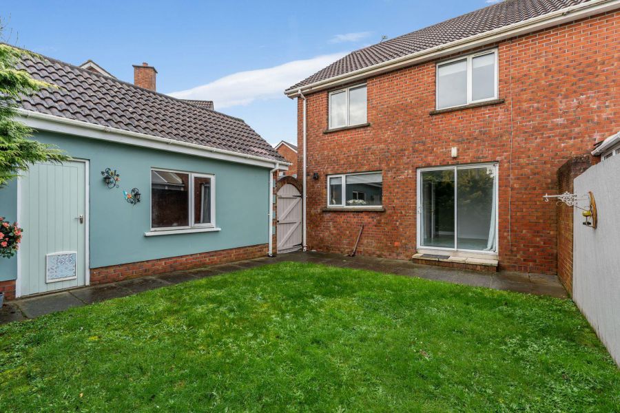 18 Lord Wardens Green