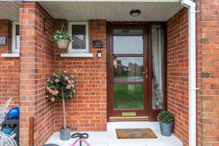 18 Lord Wardens Green