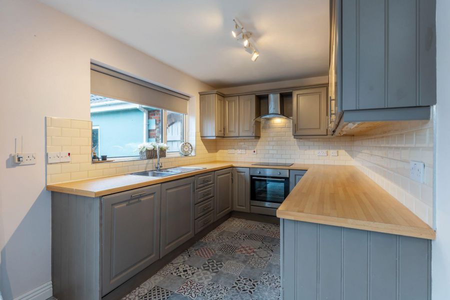 18 Lord Wardens Green