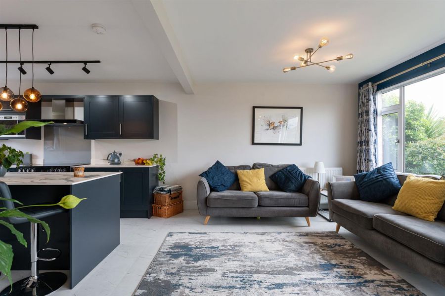 9 Silverbirch Park