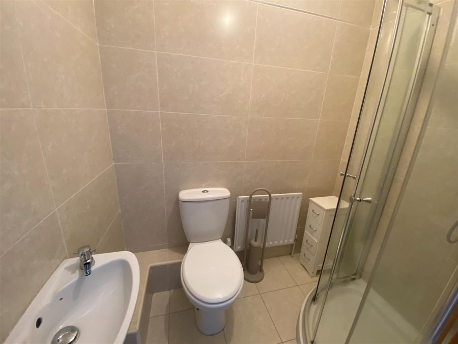 Apt 7, 1 Pickie Terrace