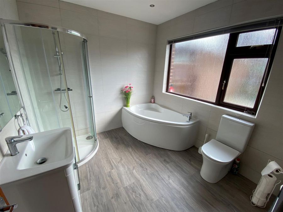 16 Rathmore Park
