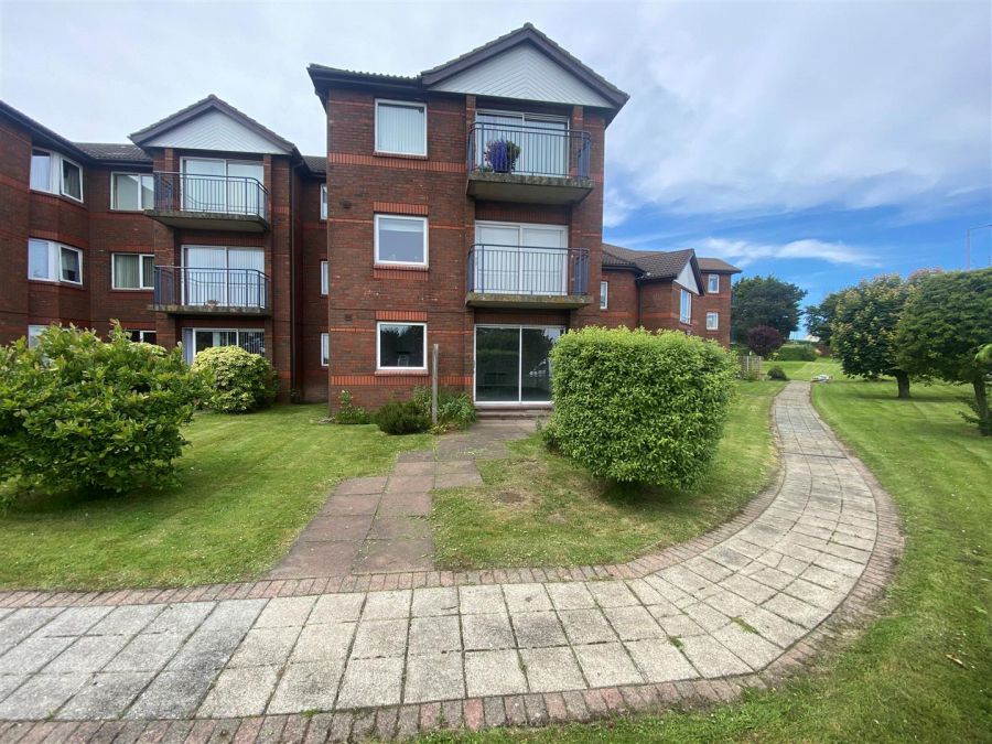 4 Lyndhurst Court
