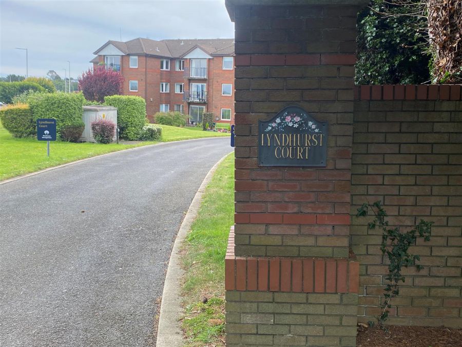 4 Lyndhurst Court