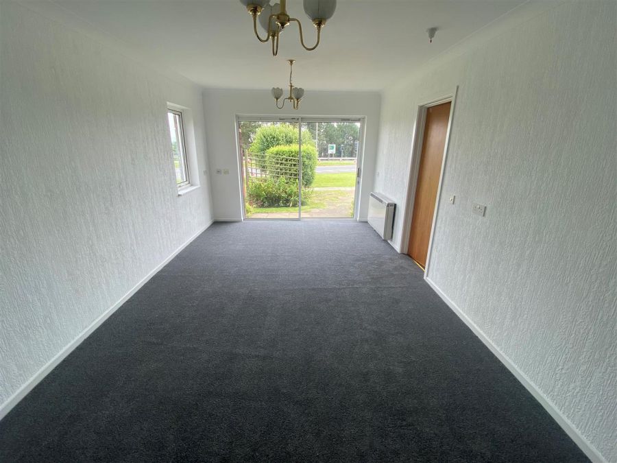 4 Lyndhurst Court