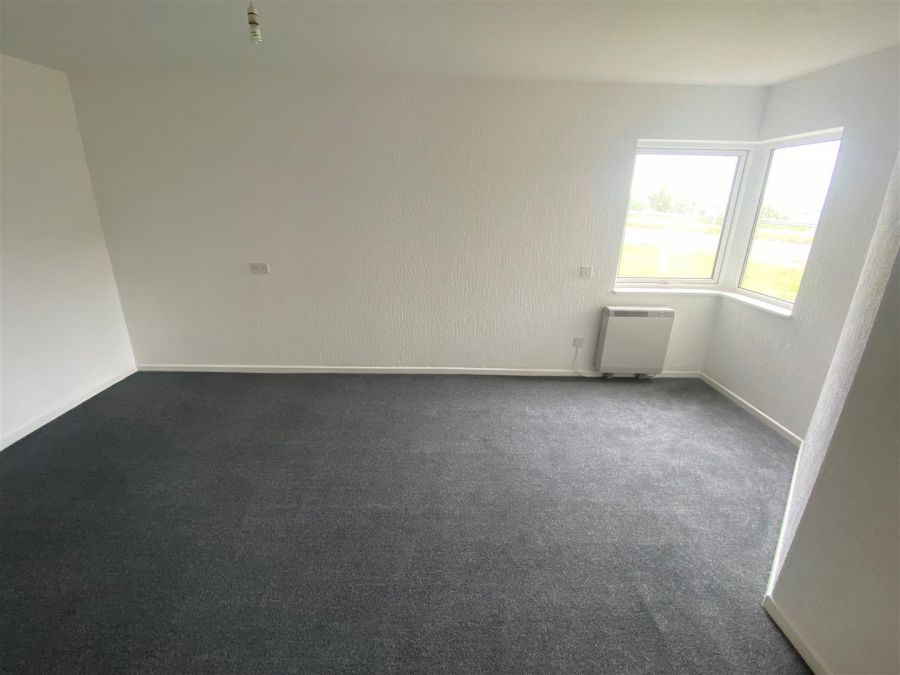 4 Lyndhurst Court