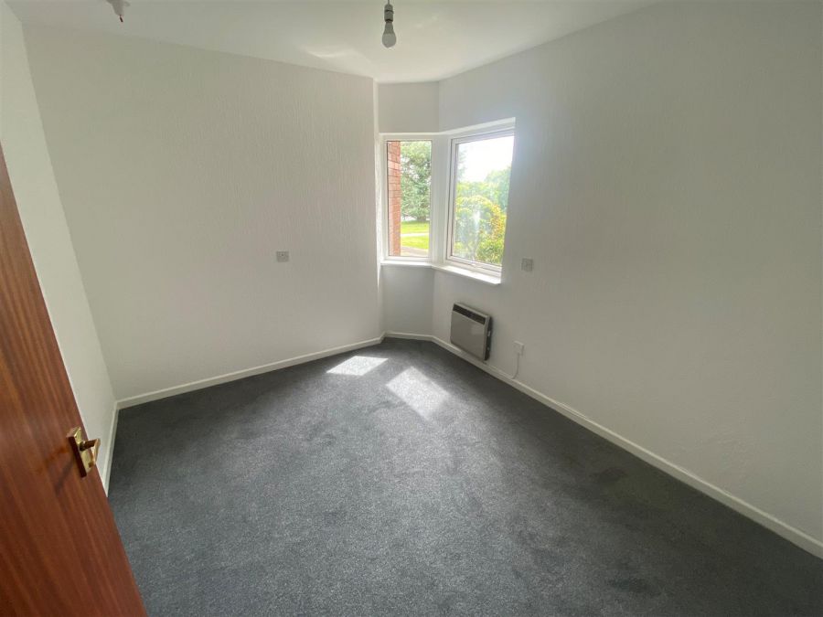 4 Lyndhurst Court