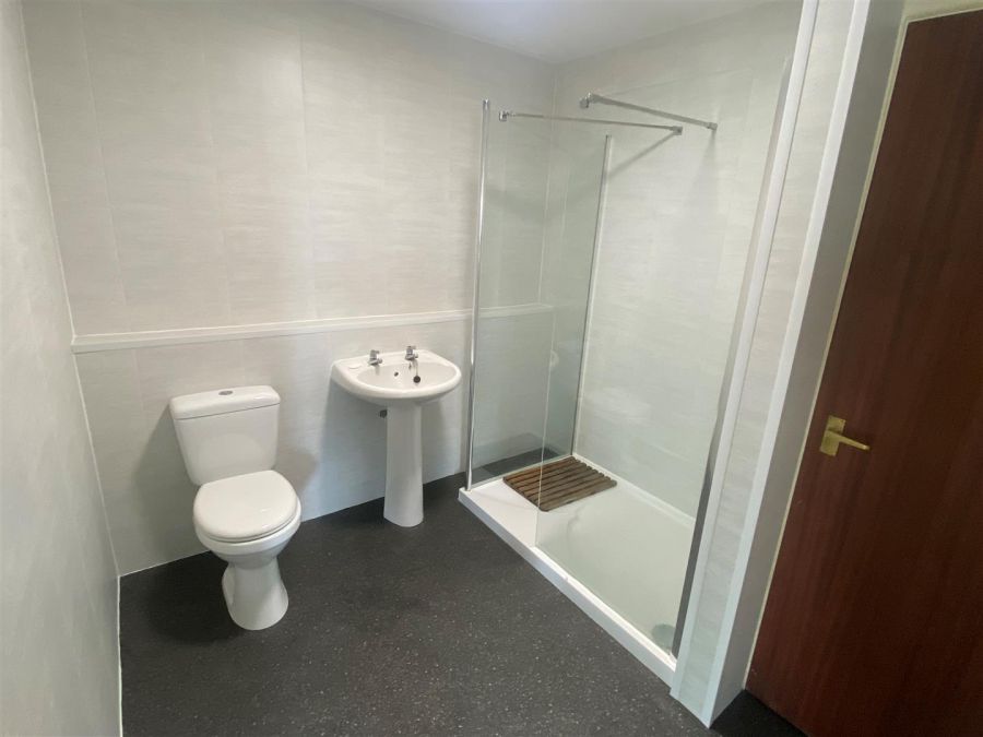 4 Lyndhurst Court