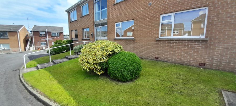 9 Sunningdale Court