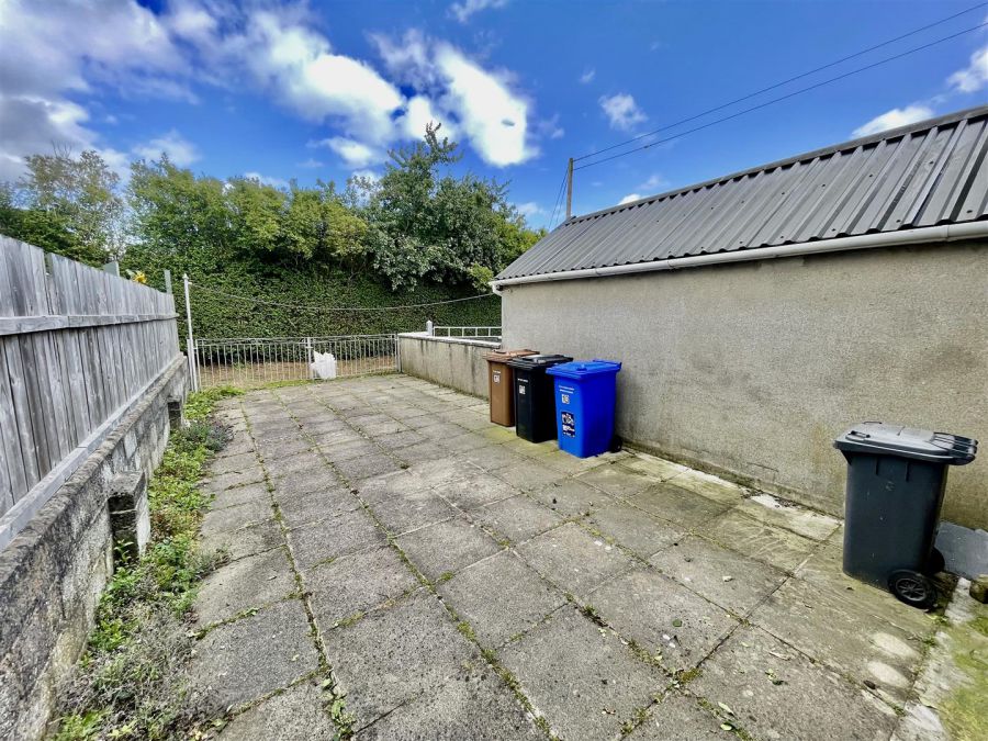 13 Oakwood Avenue