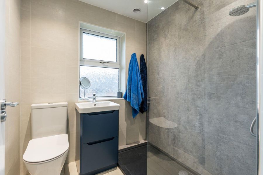 16 Glen Annesley Park