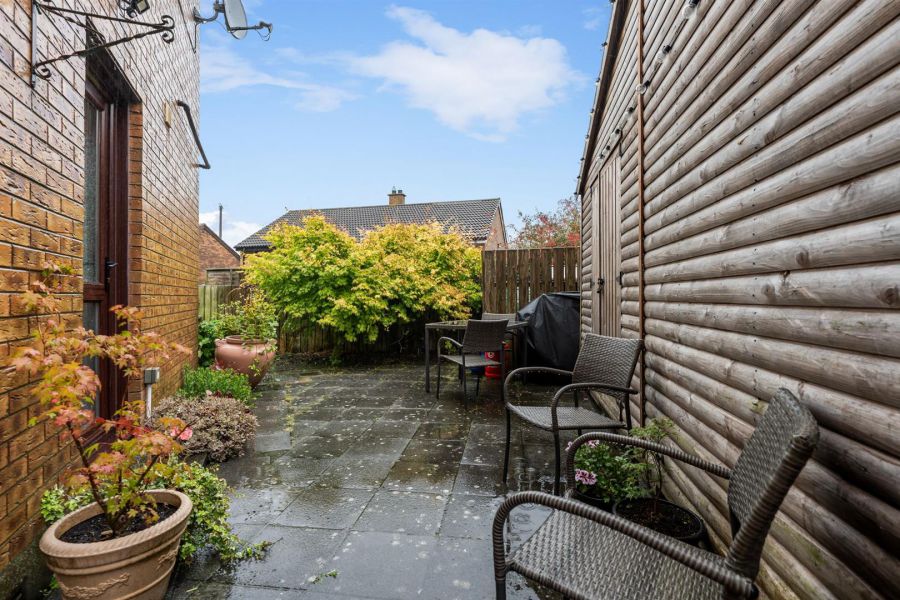 16 Glen Annesley Park