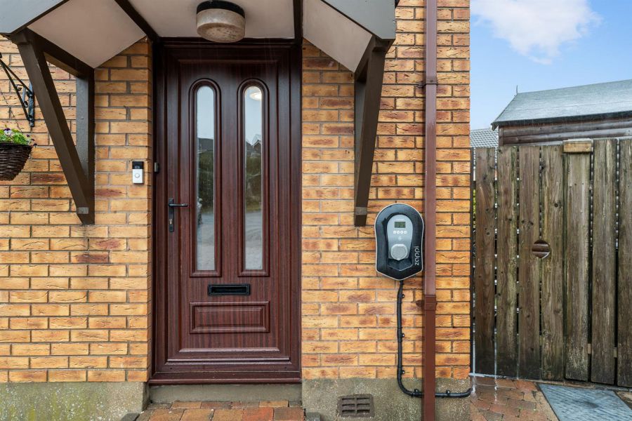 16 Glen Annesley Park