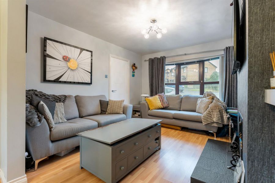 16 Glen Annesley Park
