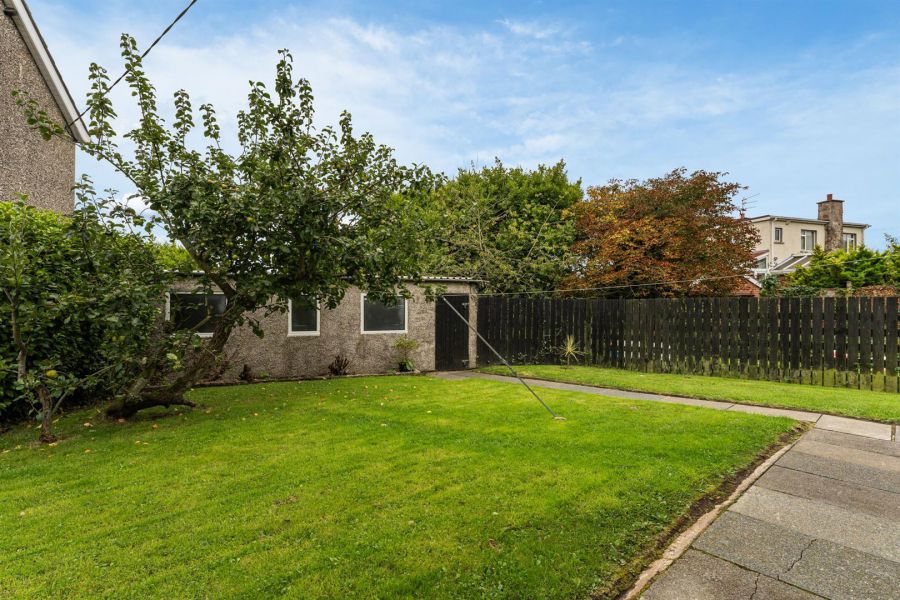 63 Grovehill Gardens