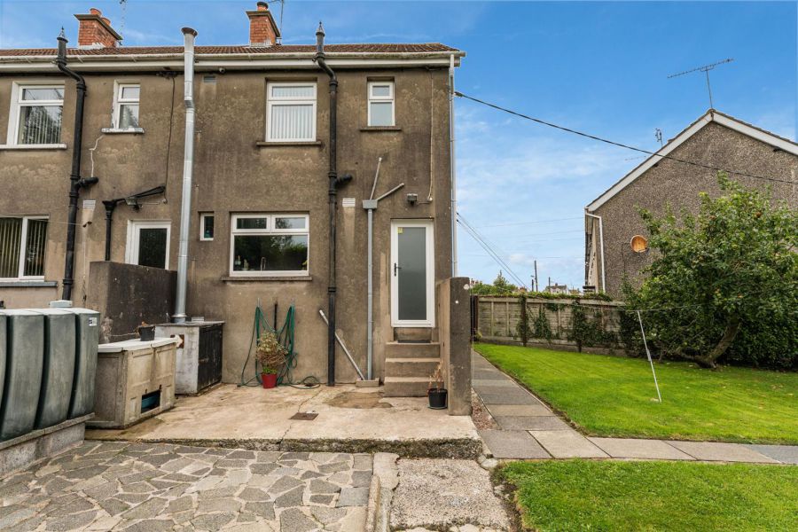 63 Grovehill Gardens