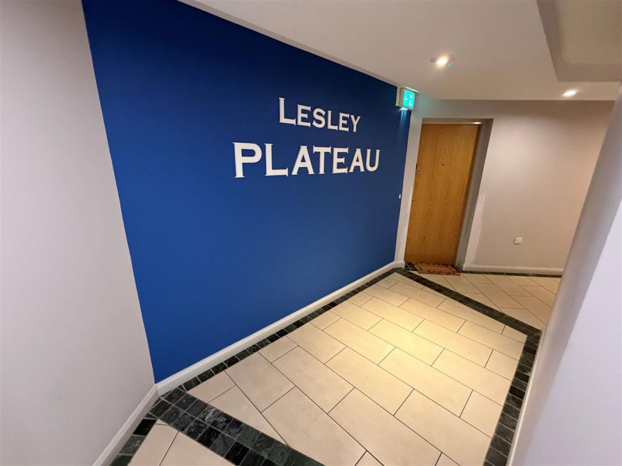 6 Lesley Plateau