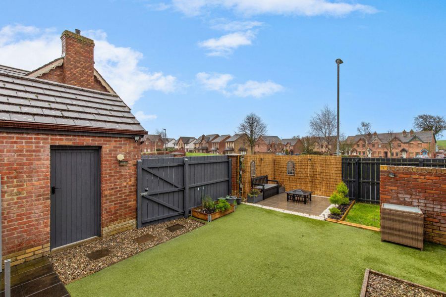 29 Stonebridge Green