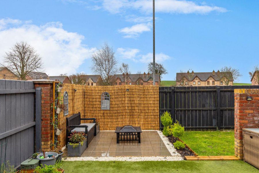 29 Stonebridge Green