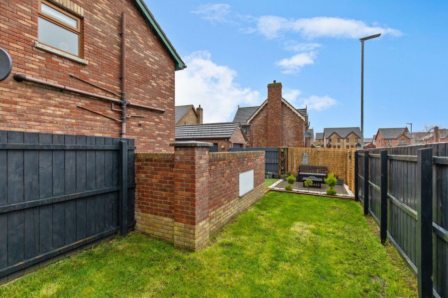 29 Stonebridge Green