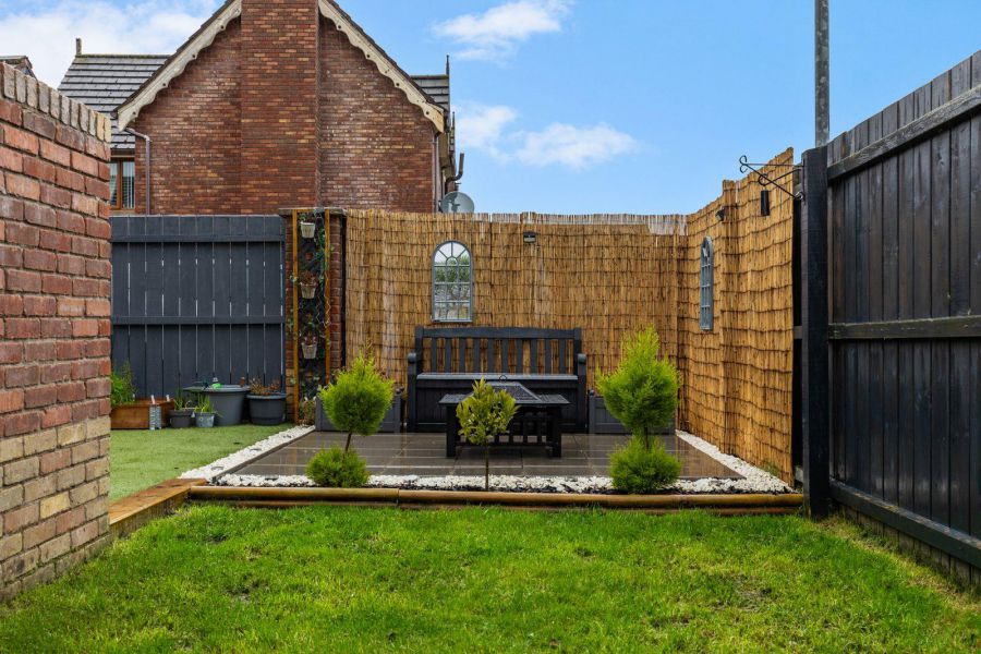 29 Stonebridge Green