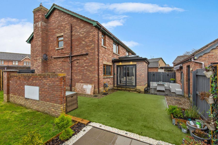 29 Stonebridge Green