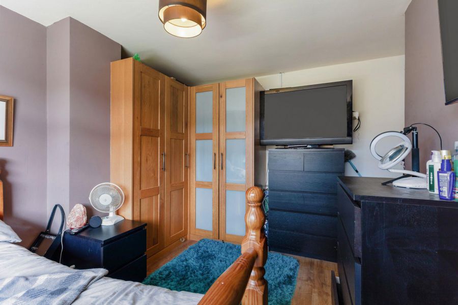 35 Sinclair Road North