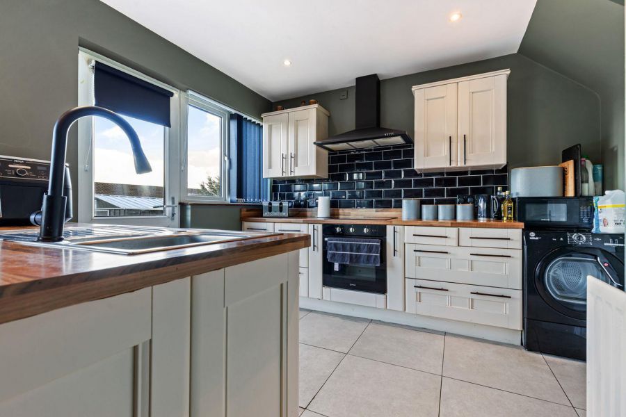 35 Sinclair Road North