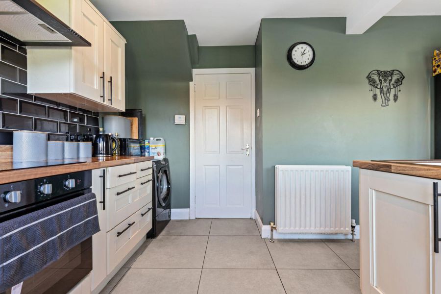 35 Sinclair Road North