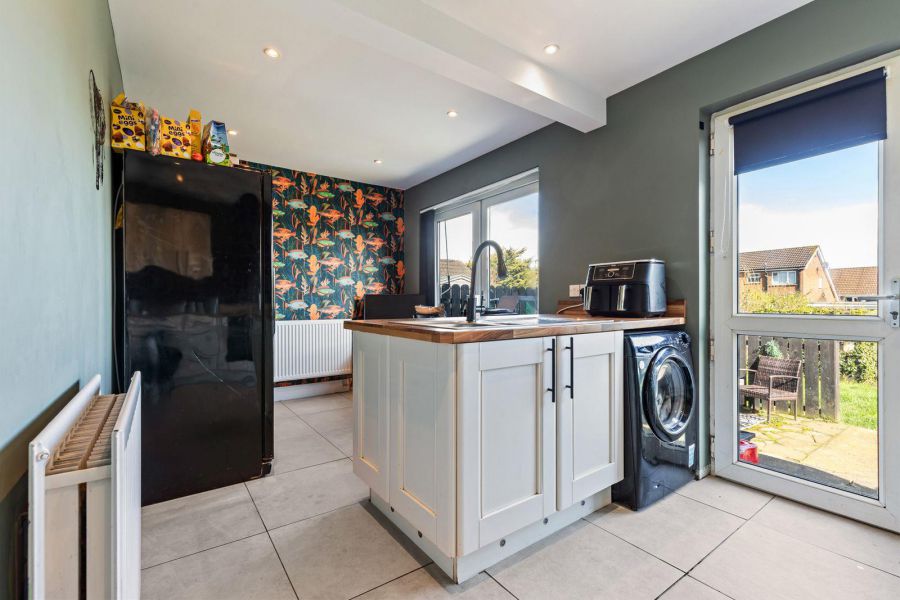 35 Sinclair Road North