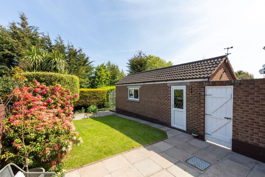 3 Sinclair Road North