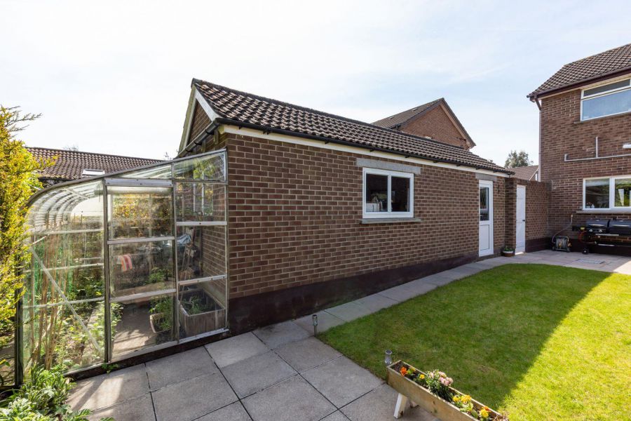 3 Sinclair Road North