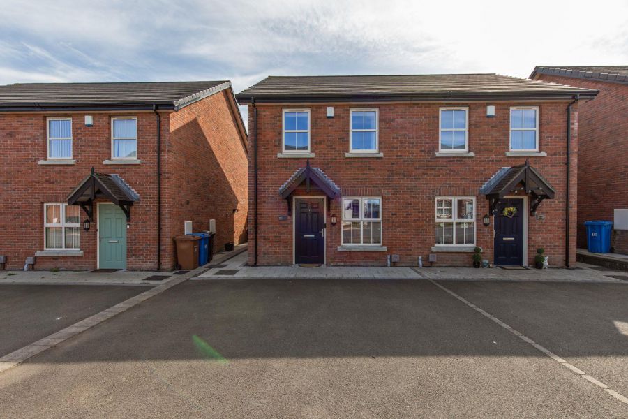 12 Helens Wood Green