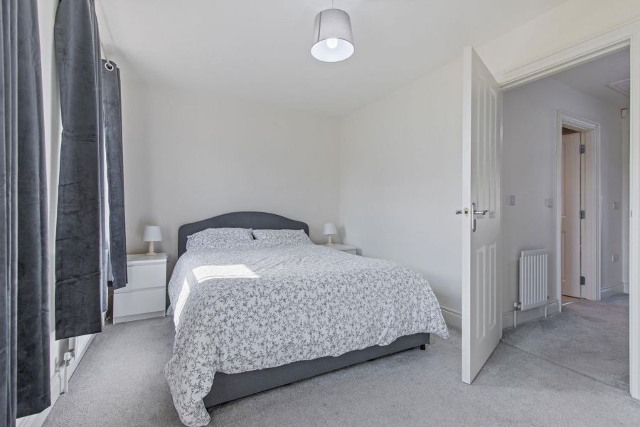 12 Helens Wood Green