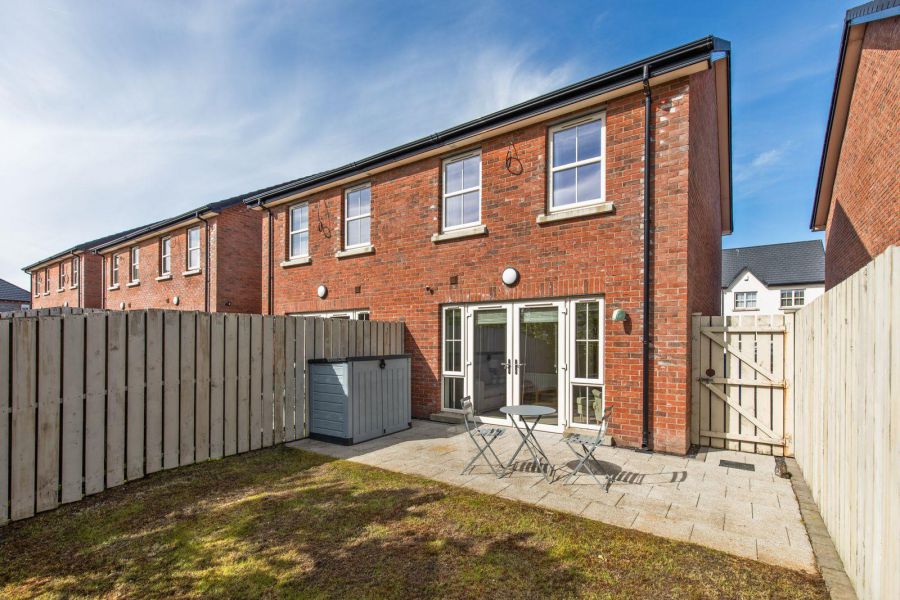 12 Helens Wood Green