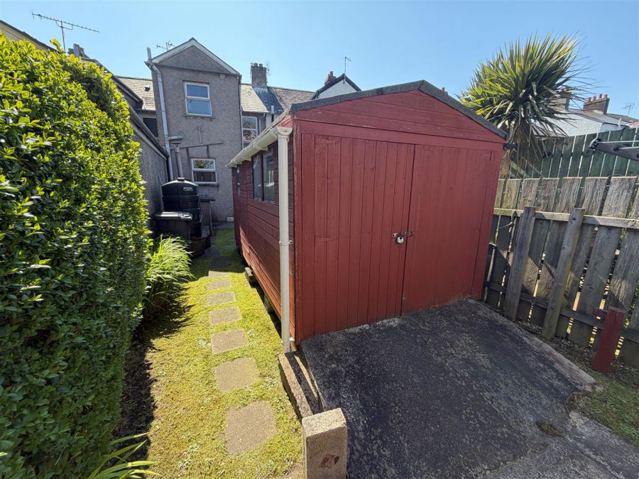 33 Hazelbrook Avenue