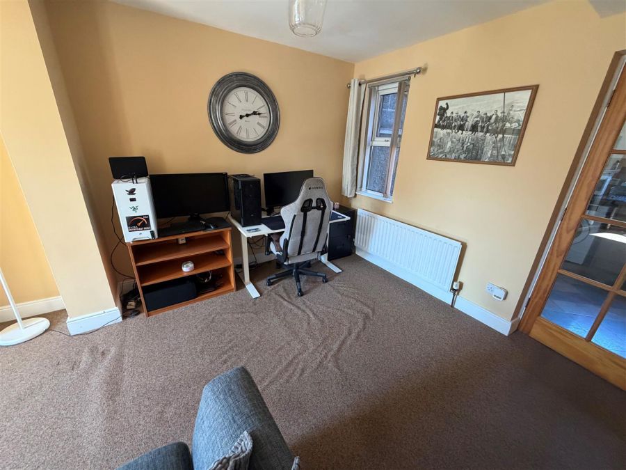 33 Hazelbrook Avenue