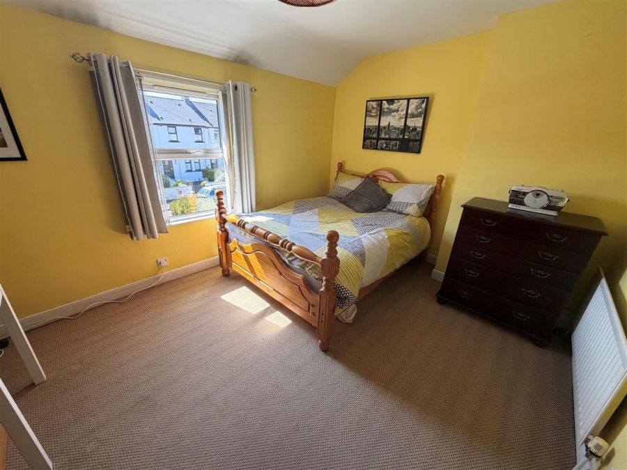 33 Hazelbrook Avenue