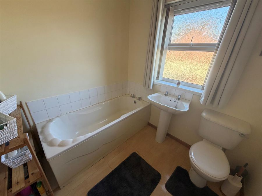 33 Hazelbrook Avenue