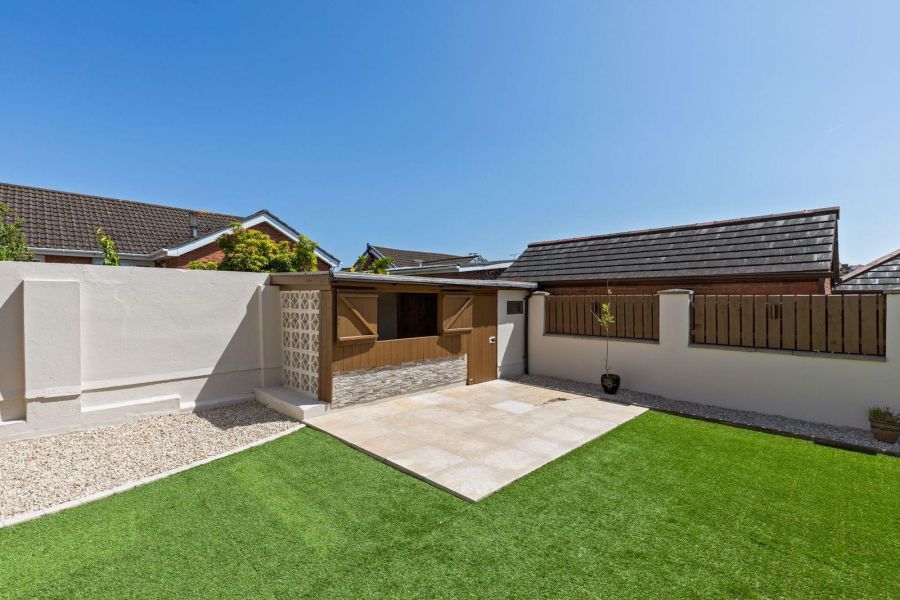 22 Dixon Road