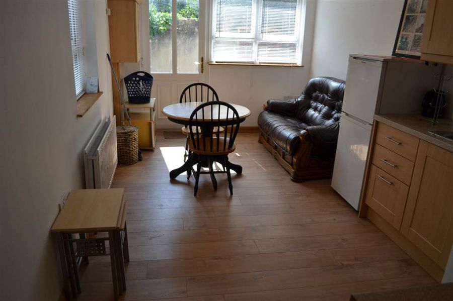 49A Sandhurst Gardens