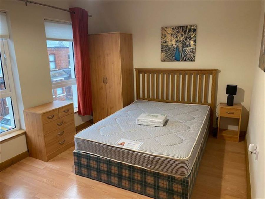 49B Sandhurst Gardens