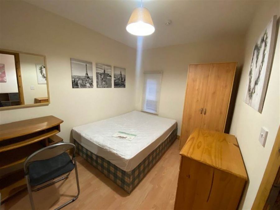 49B Sandhurst Gardens