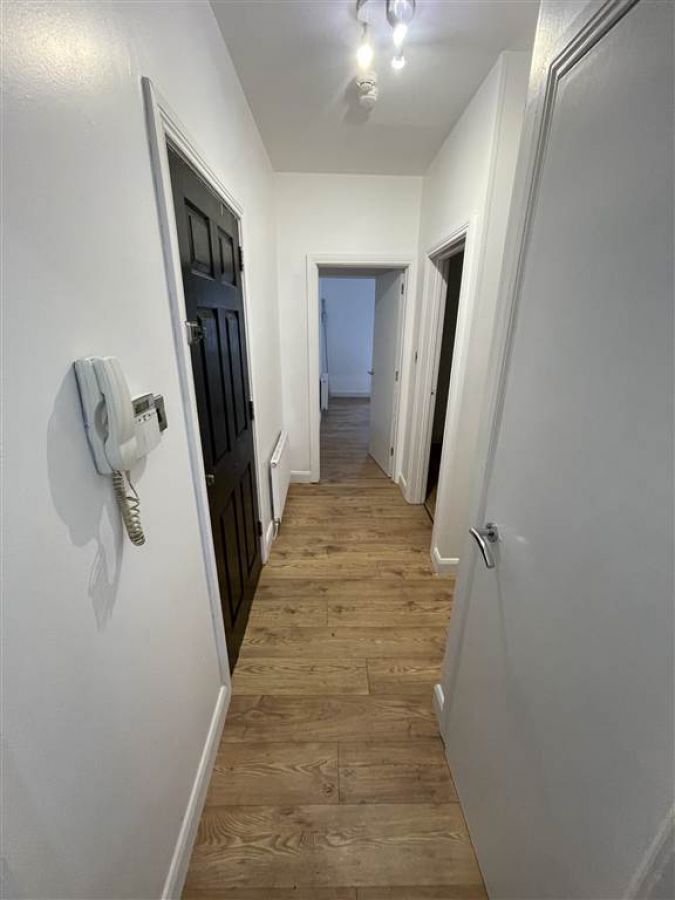 49 Ballygomartin Road - Flat 2