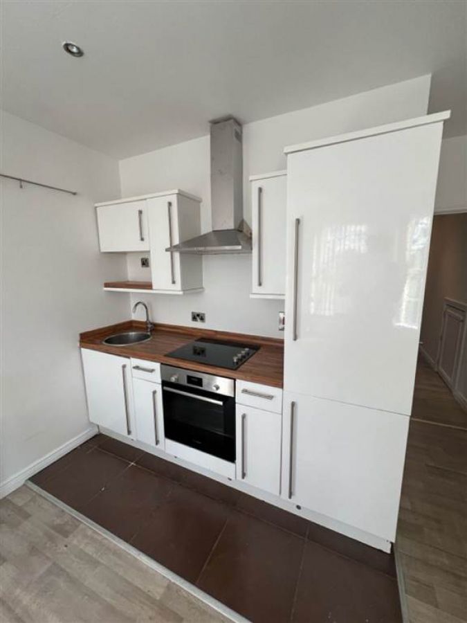 49 Ballygomartin Road - Flat 1