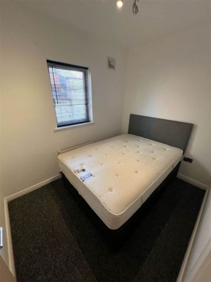 49 Ballygomartin Road - Flat 1