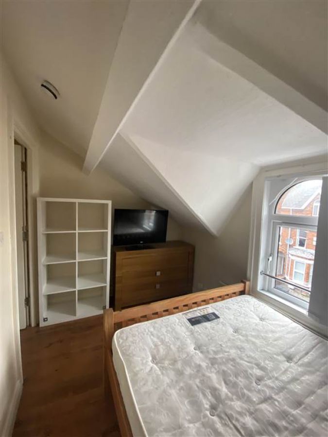 20 St Ives Gardens