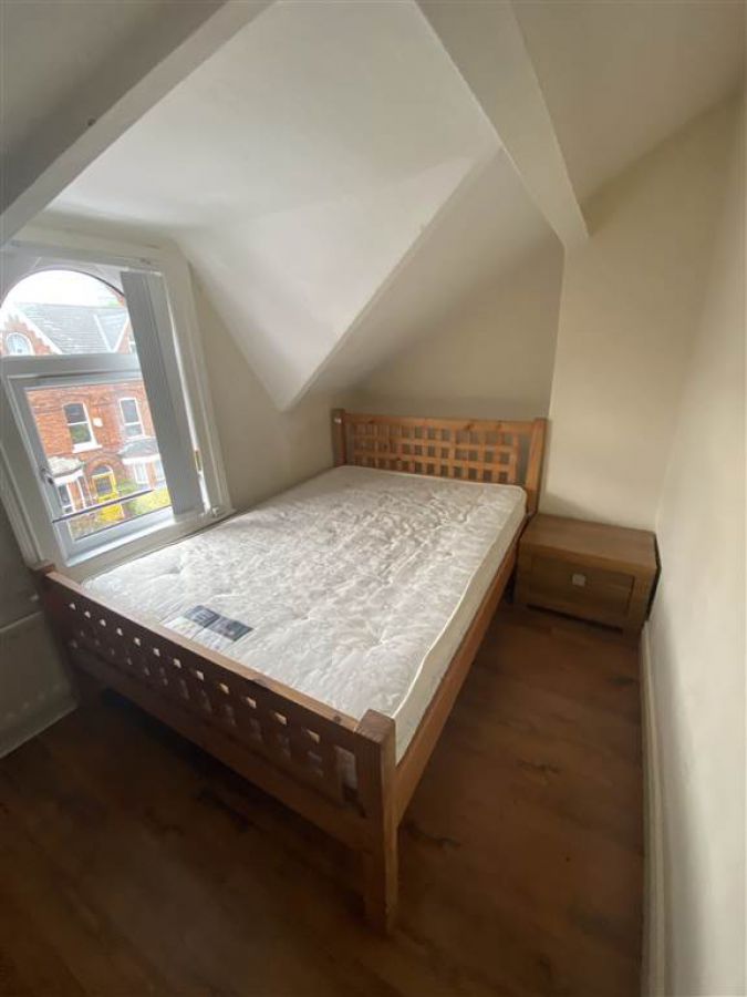 20 St Ives Gardens